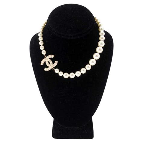 chanel double cc logo pearl necklace|chanel cc necklace cheap.